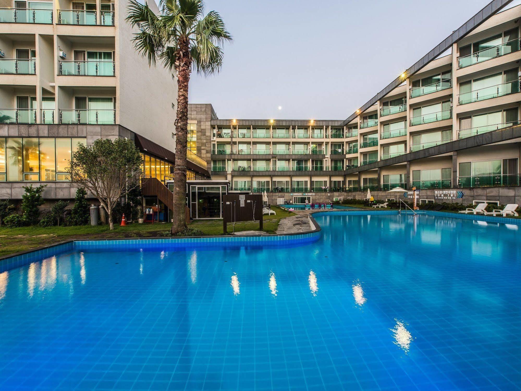 The Four Graces Resort Jeju Bagian luar foto